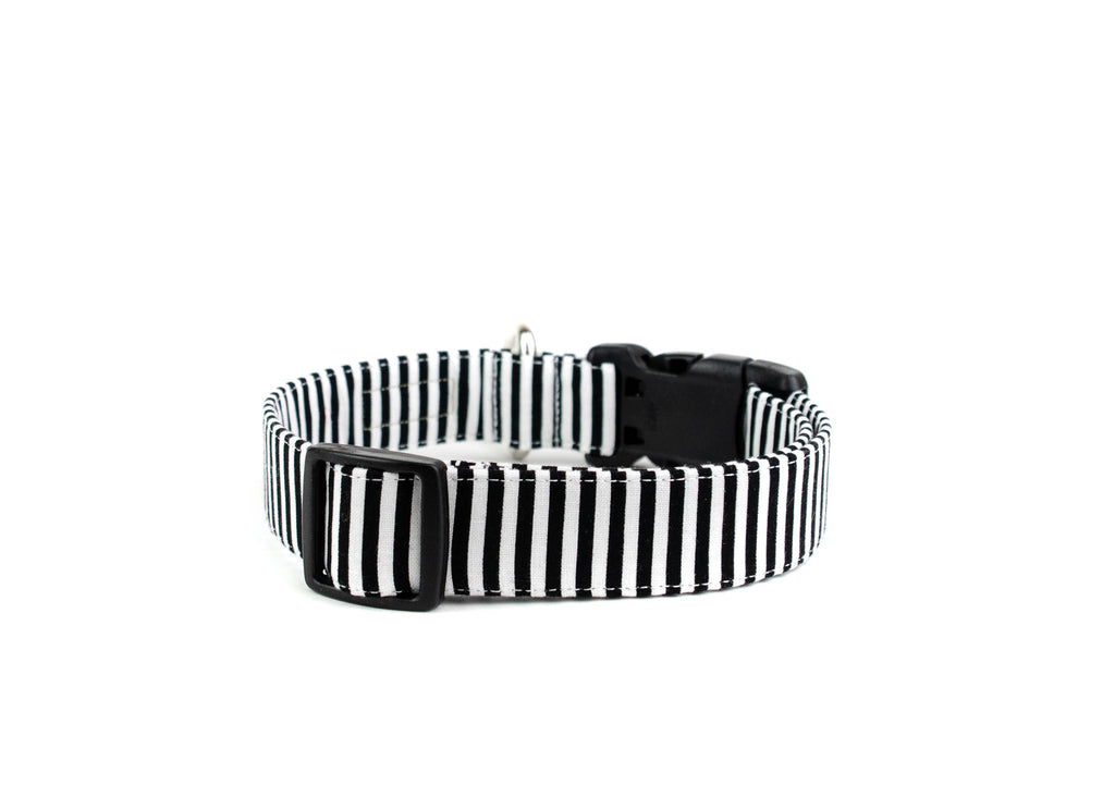 The Licorice Stripe Collar